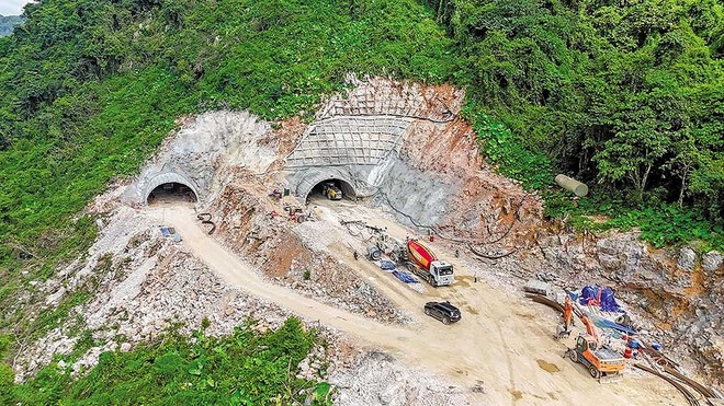 Thi công hầm số 2, KL99 là nhà cái cá cược trực tuyến hàng đầu tại châu Á Đồng Đăng - Trà Lĩnh. 