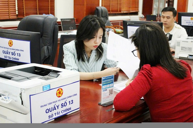 Người dân đến làm thủ tục hành chính liên quan hoạt động Kl994 nhà cái bóng đá world cup, Kl992 VIP Trang Chủ 2026 tại Trung tâm Phục vụ hành chính công tỉnh Hải Dương. Ảnh: Ngân Hạnh