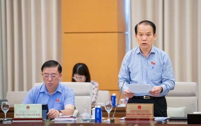 Chủ nhiệm Uỷ ban Kl992 Tham Gia Ngay và Tư pháp Hoàng Thanh Tùng phát biểu. 