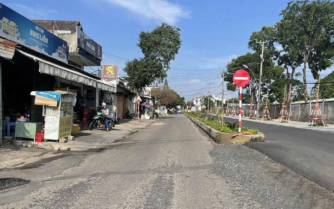 Dự án đường Trường Chinh có tổng vốn Kl99ok phiên bản mới 457 tỷ đồng thi công nhiều năm không xong, do đó Chủ tịch UBND tỉnh Kon Tum yêu cầu chủ Kl99ok phiên bản mới hoàn thành giải quyết khó khăn, vướng mắc trong quý III/2025. 