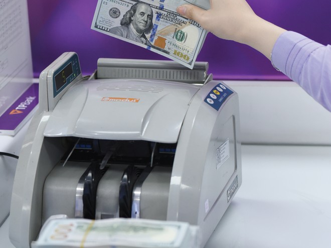 Tâm lý lo ngại trước biến động thuế quan đã tạo sức ép đẩy tỷ giá USD/VND đi lên