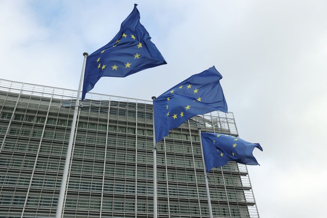 Cờ Liên minh châu Âu tại Brussels, Bỉ. Ảnh: THX/TTXVN