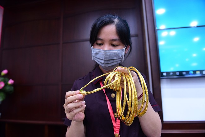 Nhiều Kl991.com World Cup 2026 Chính Thức vàng đang trong cảnh khan hiếm nguyên liệu, phải co hẹp Kl994 nhà cái bóng đá world cup. Ảnh: Dũng Minh 