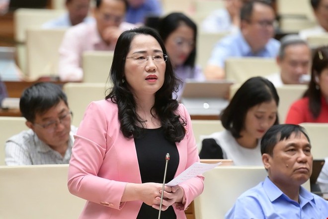 Đại biểu Nguyễn Thị Thủy (Bắc Kạn) phát biểu tại hội trường. 