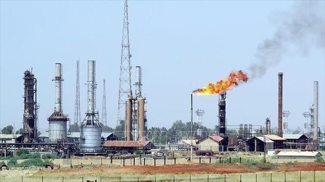 Một nhà máy lọc dầu tại Iran. Ảnh tư liệu: IRNA/TTXVN