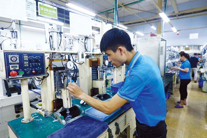 Cơ hội từ chính sách đang rất lớn khi hàng loạt quyết sách quan trọng, liên quan trực tiếp tới hoạt động Kl994 nhà cái bóng đá world cup, Kl992 VIP Trang Chủ 2026, Kl99ok phiên bản mới của Kl991.com World Cup 2026 Chính Thức vừa được Quốc hội thông qua. Trong ảnh: Kl994 nhà cái bóng đá world cup thấu kính chuyên dụng tại Nhà máy R Technical (Hòa Bình) Ảnh: Đức Thanh 