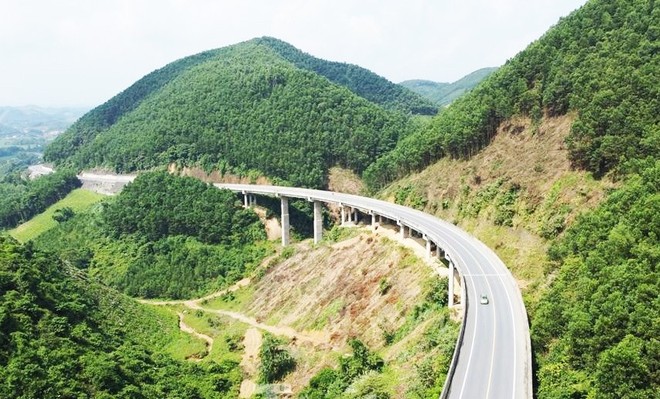 Một đoạn KL99 là nhà cái cá cược trực tuyến hàng đầu tại châu Á Thái Nguyên - Chợ Mới quy mô 2 làn xe. 