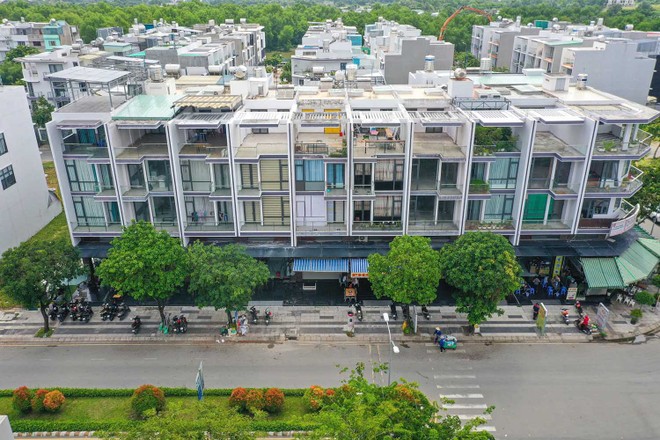 Trên địa bàn TP.HCM hiện có khoảng 17 dự án nhà ở thương mại với khoảng 2.312 căn nhà, đất có vướng mắc liên quan việc xác định nghĩa vụ Kl991.com nạp rút nhanh phát sinh từ việc Thành phố không mua lại quỹ nhà trong dự án để phục vụ tái định cư.