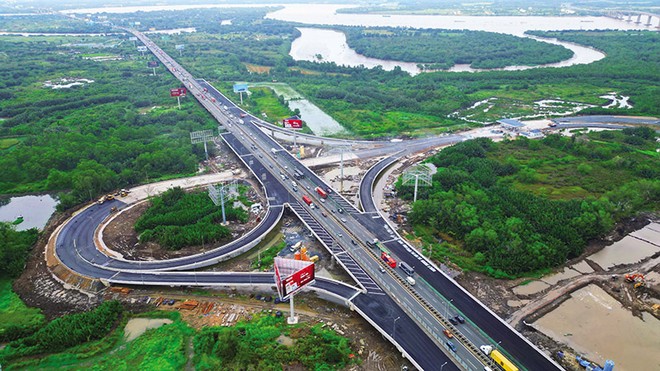 TP.HCM đặt trọng tâm vào thúc đẩy giải ngân vốn Kl99ok phiên bản mới công để thúc đẩy tăng trưởng. Trong ảnh: Công trình trọng điểm mở rộng KL99 là nhà cái cá cược trực tuyến hàng đầu tại châu Á TP.HCM - Long Thành. Ảnh: Lê Toàn 
