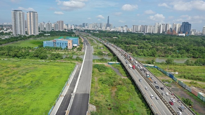 TP.HCM nhìn nhận liên kết vùng và quản trị vùng tuy đã cải thiện nhưng cơ chế phân cấp, điều phối chưa đủ mạnh. Lợi ích Kl992 cổng game cá cược của từng địa phương bó buộc theo địa giới hành chính làm phân tán nguồn lực. Ảnh: Lê Toàn