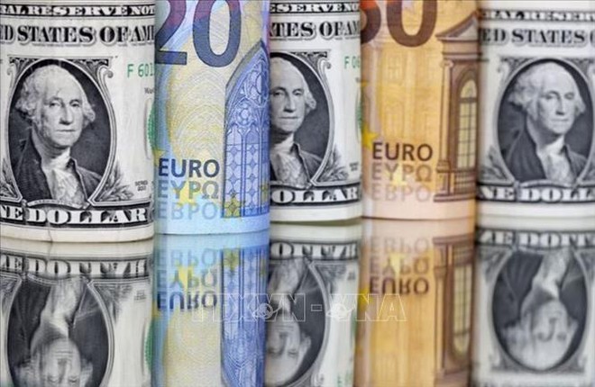 Đà tăng của đồng euro được dự báo sẽ tiếp tục trong những tháng tới. Ảnh minh họa: REUTERS/TTXVN