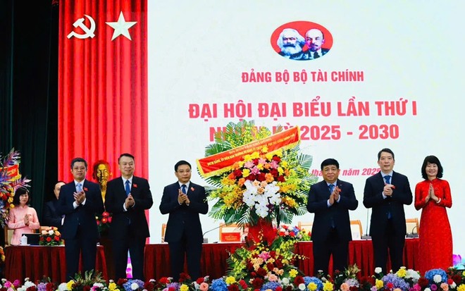 Lãnh đạo Kl993 ưu đãi thưởng hấp dẫn chúc mừng Đại hội đại biểu Đảng bộ Bộ Kl991.com nạp rút nhanh lần thứ I.