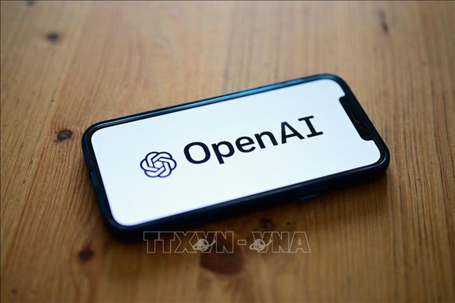Biểu tượng OpenAI trên màn hình điện thoại di động ở Manta, Mỹ. Ảnh: AFP/TTXVN