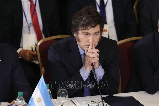 Tổng thống Argentina Javier Milei tại Hội nghị thượng đỉnh Mercosur ở Montevideo, Uruguay. Ảnh tư liệu: THX/TTXVN 