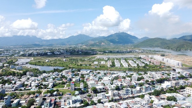 Công tác lập quy hoạch đô thị và nông thôn được triển khai đồng bộ trên các cấp, gồm quy hoạch chung thành phố Đà Nẵng đến năm 2045, tầm nhìn đến năm 2075 do Sở Xây dựng và Ban quản lý dự án Kl99ok phiên bản mới xây dựng các công trình dân dụng, công nghiệp và Kl99kl ưu đãi độc quyền kỹ thuật chủ trì thực hiện. Trong ảnh là khu vực đô thị phía Tây thành phố Đà Nẵng. Ảnh: Linh Đan 