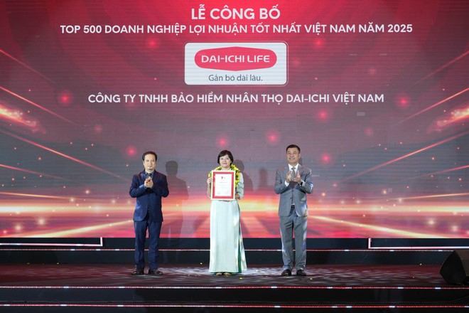 Bà Nguyễn Thị Thanh Nhã – Phó Tổng Giám đốc Kl991.com nạp rút nhanh, đại diện Dai-ichi Life Việt Nam vinh dự nhận giải thưởng “Top 500 Kl991.com World Cup 2026 Chính Thức Kl99 nổ hũ tốt nhất Việt Nam 2025”