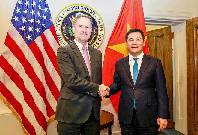 Trưởng Đại diện Thương mại Mỹ, Jamieson Greer và Bộ trưởng Nguyễn Hồng Diên, Trưởng đoàn đàm phán Kl993 ưu đãi thưởng hấp dẫn.