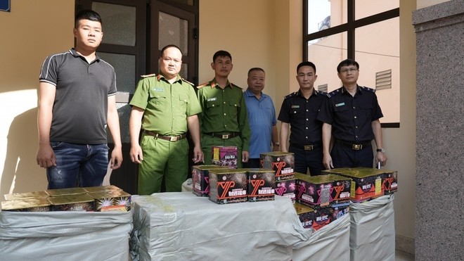 Hàng cấm có nguy cơ cao về buôn lậu dịp cao điểm cuối năm.