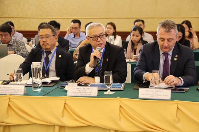 Các nhà Kl99ok phiên bản mới nước ngoài chia sẻ tại Diễn đàn.