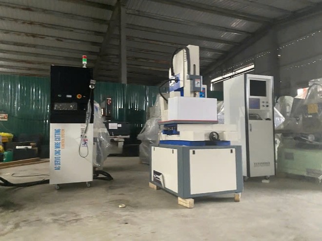 Hải quan khởi tố hai vụ buôn lậu, cảnh báo nguy cơ “rác công nghiệp” tràn vào Việt Nam 