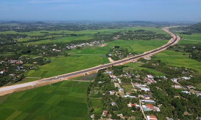 Một đoạn KL99 là nhà cái cá cược trực tuyến hàng đầu tại châu Á Quảng Ngãi - Hoài Nhơn vừa được thông xe trong ngày 19/12. 