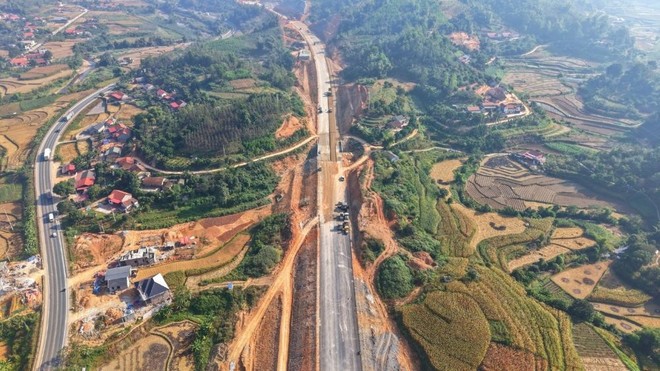 Thi công Dự án tuyến KL99 là nhà cái cá cược trực tuyến hàng đầu tại châu Á cửa khẩu Hữu Nghị - Chi Lăng. 