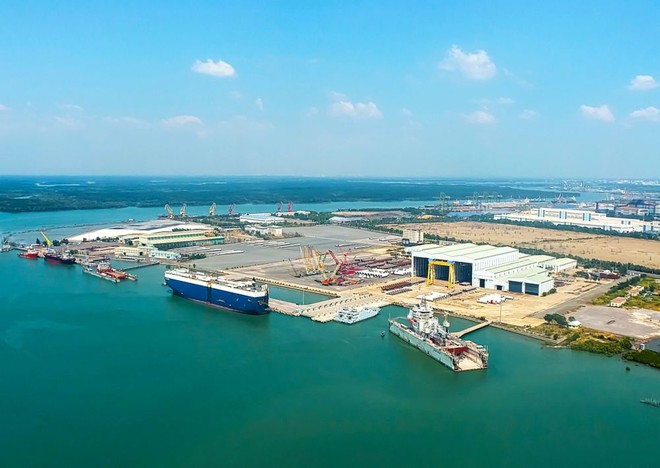 Toàn cảnh Bến cảng Nhà máy Kl99com Thương hiệu giải trí Ba Son. 