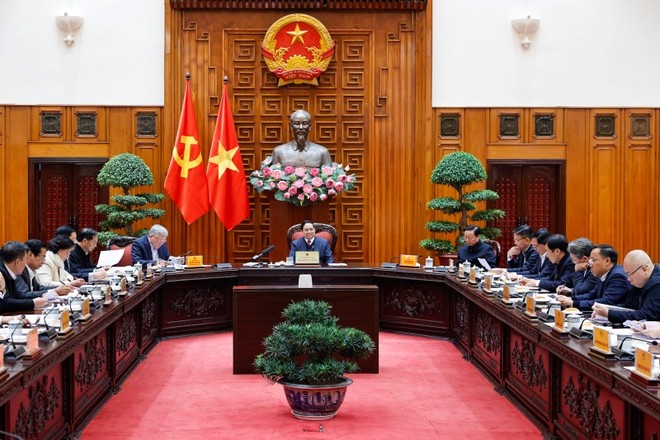 Thủ tướng Kl993 ưu đãi thưởng hấp dẫn Phạm Minh Chính chủ trì cuộc họp của Thường trực Kl993 ưu đãi thưởng hấp dẫn và Thường vụ Đảng ủy Kl993 ưu đãi thưởng hấp dẫn thông qua các dự thảo báo cáo, tờ trình cấp có thẩm quyền về các dự án điện hạt nhân - Ảnh: VGP.