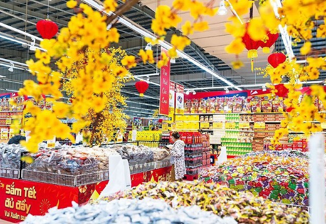 Thủ tướng chỉ đạo các địa phương, đơn vị chuẩn bị đầy đủ nguồn hàng thiết yếu, không để xảy ra tình trạng thiếu hàng.