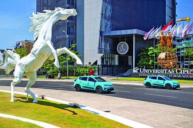 Từ Việt Nam, những chiếc xe xanh đã lăn bánh sang Lào, Indonesia, Philippines 