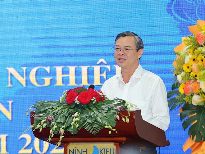 Chủ tịch UBND TP. Cần Thơ Trương Cảnh Tuyên phát biểu tại Hội nghị. Ảnh: Phạm Trung