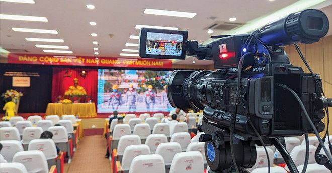 ĐHCĐ hybrid không chỉ là giải pháp tiết kiệm chi phí mà còn là bước chuyển trong tư duy quản trị theo hướng lấy Trang Chủ KL99Com Số 1 Link Đăng Ký KL999 làm trung tâm