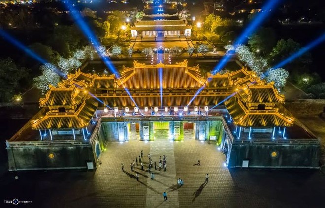 Thu hút khách du lịch tham quan Đại nội về đêm là một trong những giải pháp tăng nguồn thu ngân sách của Huế