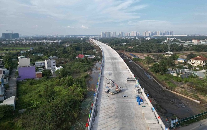 Dự kiến đoạn đi trên cao của đường Vành đai 3, TP.HCM sẽ thông xe vào tháng 6/2026 - Ảnh: Lê Toàn