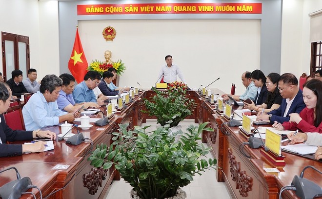 Phó chủ tịch UBND tỉnh Lâm Đồng Võ Ngọc Hiệp yêu cầu các sở, ngành đẩy nhanh tiến độ giải ngân Kl99ok phiên bản mới công năm 2026. Ảnh: Nguyễn Phương