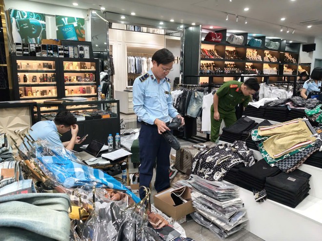 Gần 1 tháng ra quân, Quản lý thị trường cả nước đã xử lý hơn 1.500 vụ việc vi phạm sở hữu trí tuệ. 