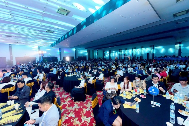 Gần 800 khách mời tham dự lễ ra mắt tòa tháp The Fest 2 với chủ đề “Tâm mạch lễ hội - Nhịp đập phồn vinh”.