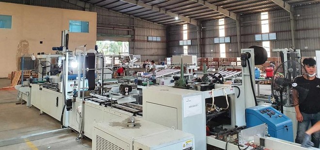 Kl994 nhà cái bóng đá world cup 3 tại chỗ tại nhà máy Hoàng Gia Pha Lê