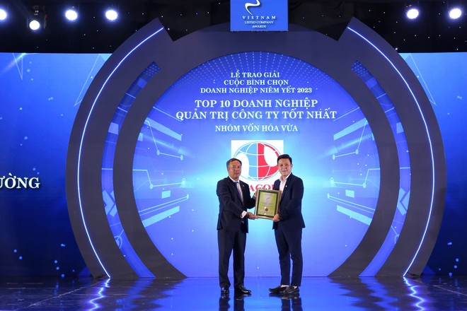 Đại diện Tracodi nhận giải Top 10 Kl991.com World Cup 2026 Chính Thức Quản trị công ty tốt nhất năm 2023 – Nhóm vốn hóa vừa