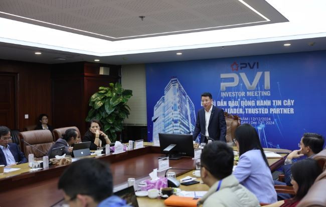 Ông Nguyễn Tuấn Tú, Tổng giám đốc PVI trao đổi tại Hội nghị
