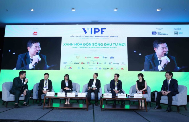 Các diễn giả trong phiên thảo luận 2 của Diễn đàn Web Tổng Nhà Cái 99Kl99 Giải Trí Bậc Nhất Công nghiệp Việt Nam 2024 (Ảnh: Lê Toàn)