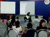 Hình ảnh vắng vẻ tại các đại lý ở đây vẫn là hình ảnh quen thuộc.