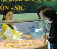Lý do chủ yếu là sức mua của thị trường trong một vài ngày trở lại đây không còn mạnh như trước và hiện lượng vàng mà giới Kl99ok phiên bản mới đang nắm giữ đã nhiều.