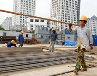 Tiến độ công trình nóng lên cùng giá thép.