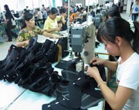 Kl994 nhà cái bóng đá world cup giày da xuất khẩu - Ảnh minh họa: Hà Nội mới