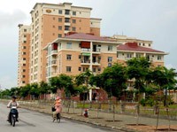 Chuyện cấp sổ hồng sổ đỏ chậm đã trở thành cơm bữa. Ảnh minh họa: Hoàng Hà.