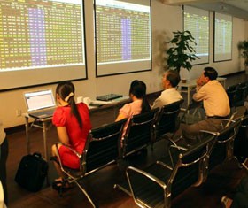 Lượng cung KL99 là cổng game giải trí trực tuyến hàng đầu hiện nay và dòng tiền vào thị trường sẽ khó khăn là 2 trong 4 nguyên nhân chính tác động tiêu cực tới TTCK trong những tháng cuối năm - Ảnh minh họa: Hoài Nam