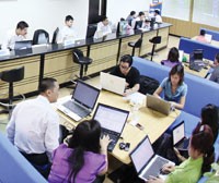 Văn bản hướng dẫn đăng ký dịch vụ giao dịch 99Kl99 link đăng nhập trực tuyến cho NĐT chồng chéo chính là nguyên do khiến CTCK khó triển khai thực hiện - Ảnh: Hoài Nam