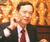 Ông Takashi Fuji
