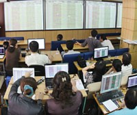 Đại đa số NĐT trên TTCK Việt Nam là NĐT nhỏ lẻ, nên rất khó thực hiện chế độ sổ sách kế toán như các tổ chức Kl992 VIP Trang Chủ 2026 (Ảnh: Hoài Nam)